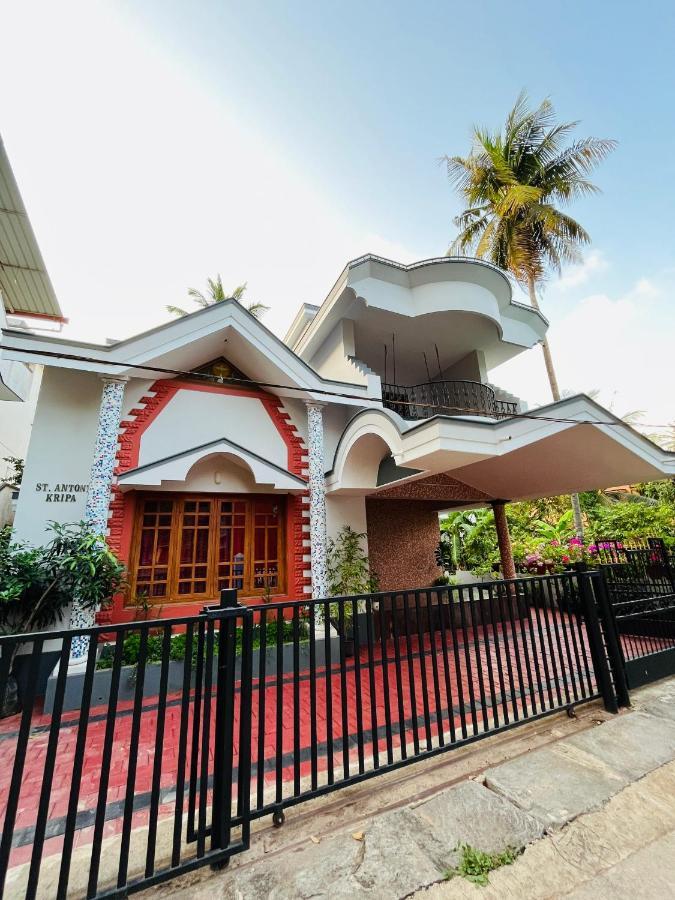 St. Antony Homestay Mangalore Luaran gambar
