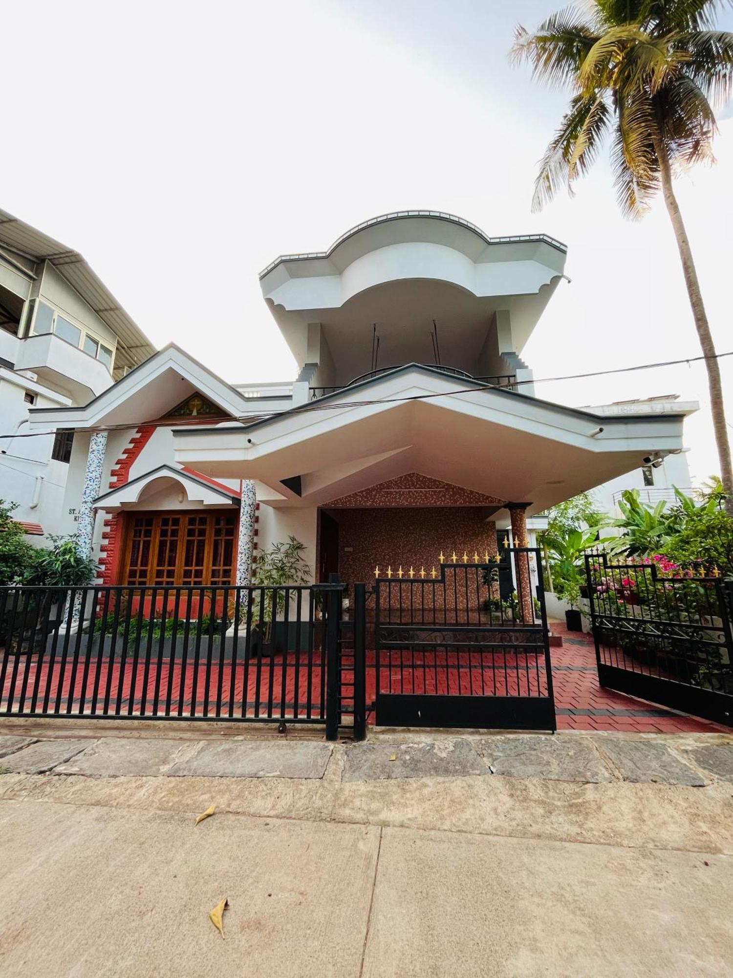 St. Antony Homestay Mangalore Luaran gambar