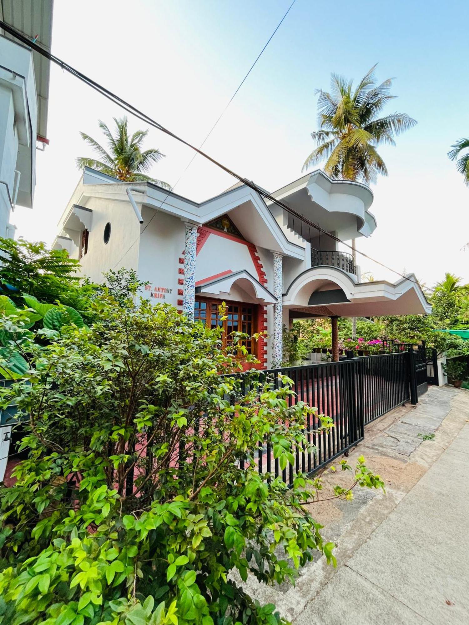 St. Antony Homestay Mangalore Luaran gambar